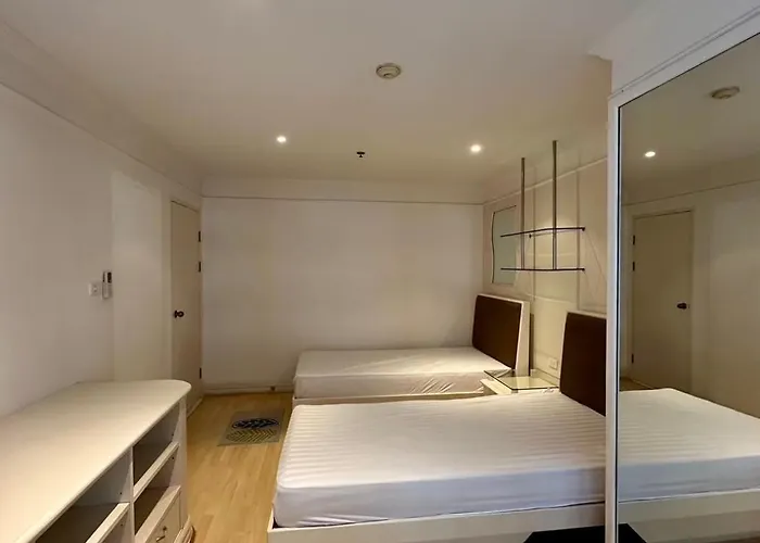 Walk Easy Apartment *